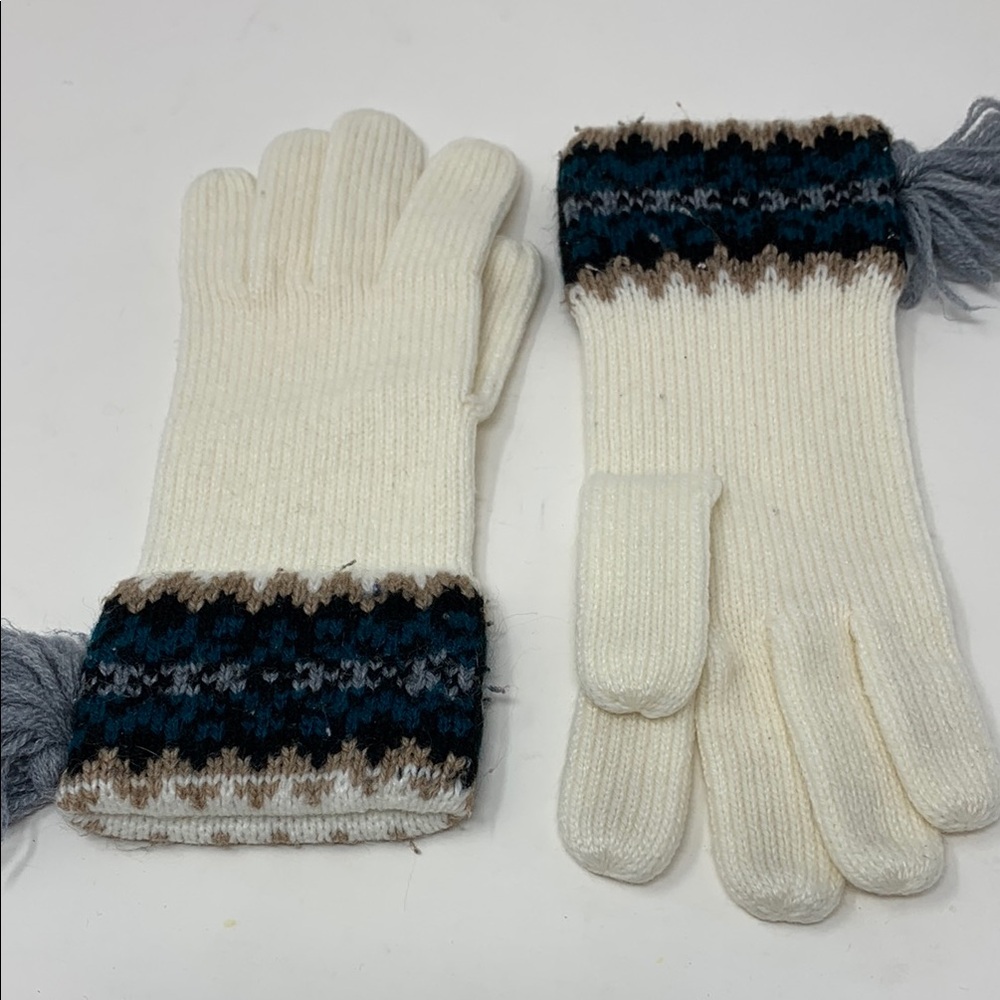 Cream Knit Gloves with Patterned Cuffs